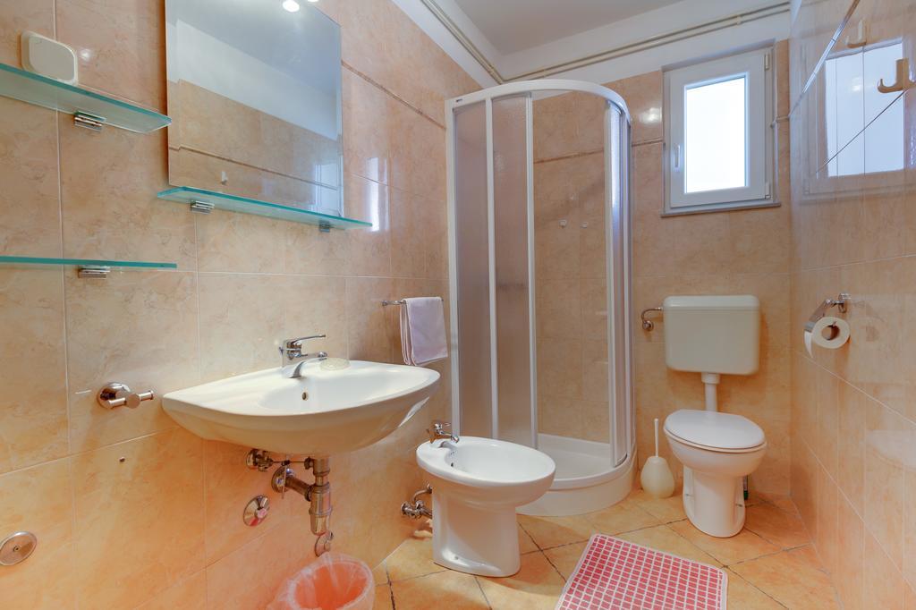 Apartmani Dorita มาลีโลชินจ์ ภายนอก รูปภาพ
