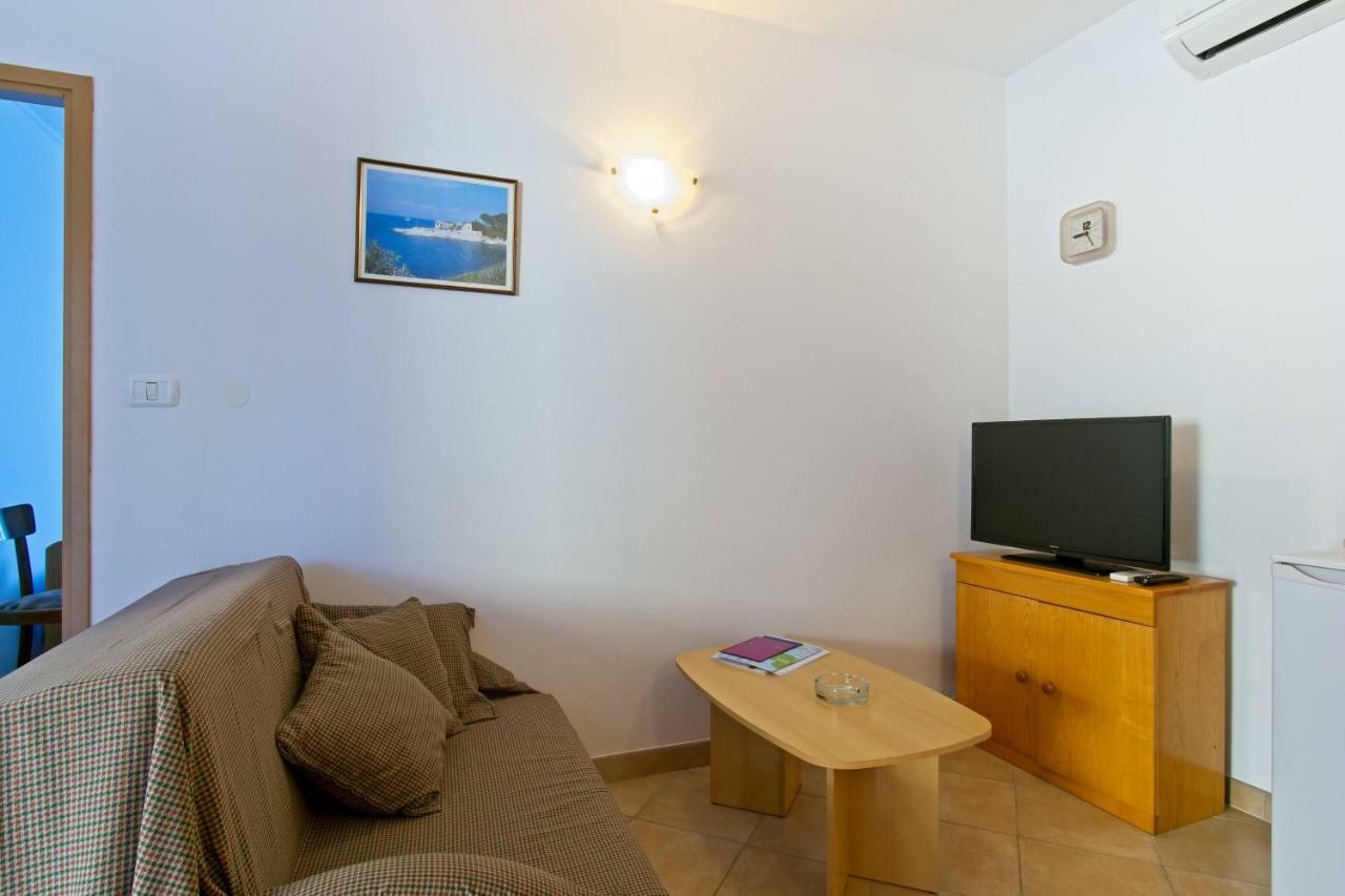 Apartmani Dorita มาลีโลชินจ์ ภายนอก รูปภาพ