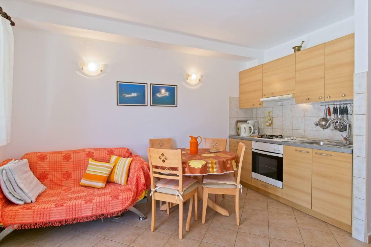 Apartmani Dorita มาลีโลชินจ์ ภายนอก รูปภาพ