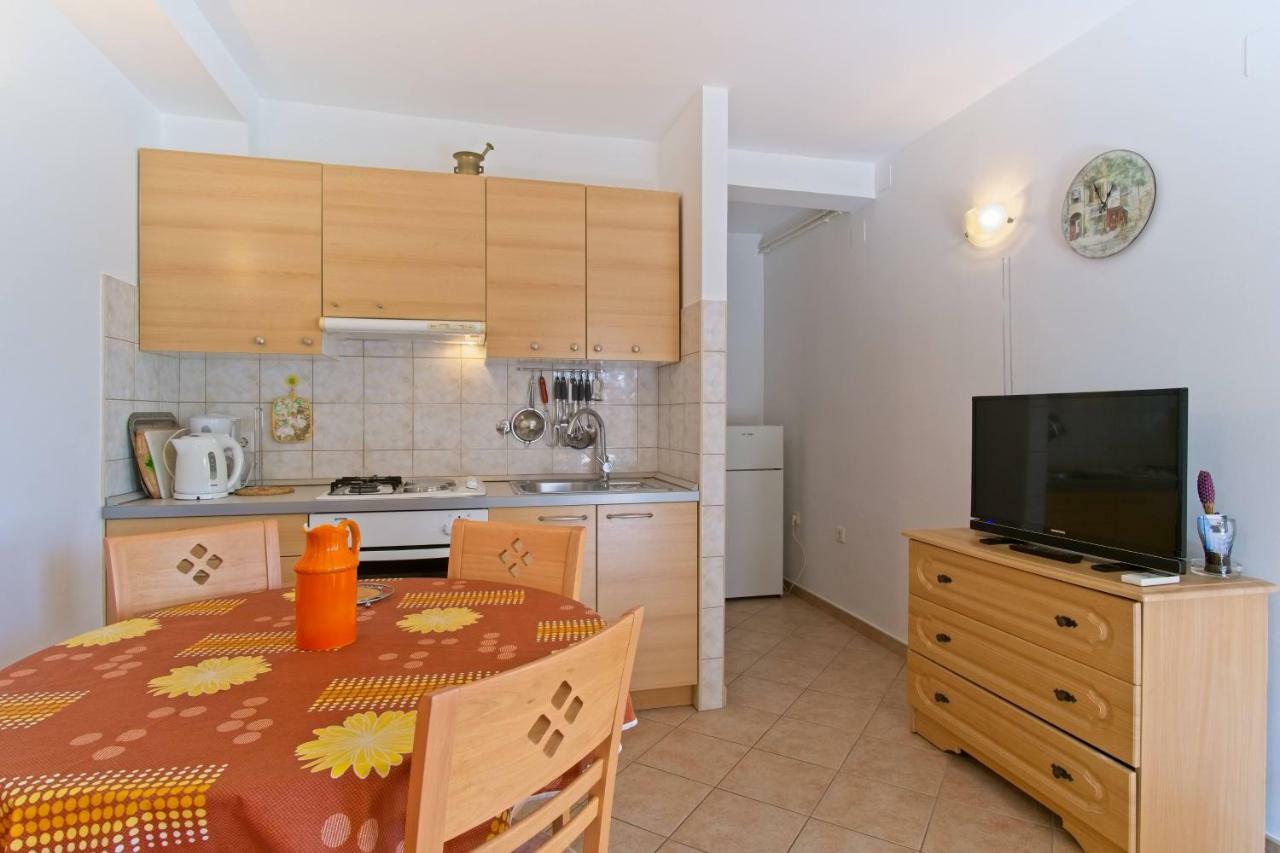 Apartmani Dorita มาลีโลชินจ์ ภายนอก รูปภาพ