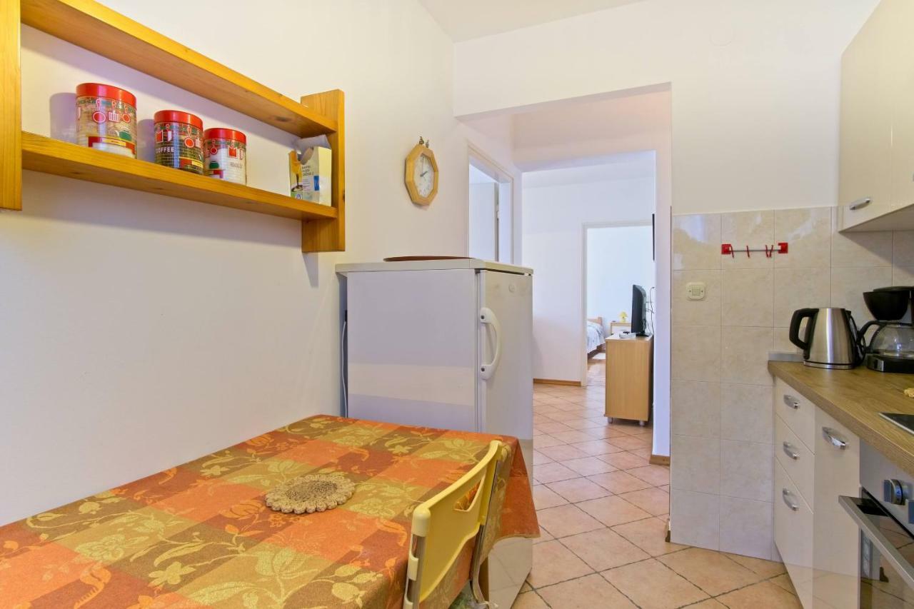 Apartmani Dorita มาลีโลชินจ์ ภายนอก รูปภาพ