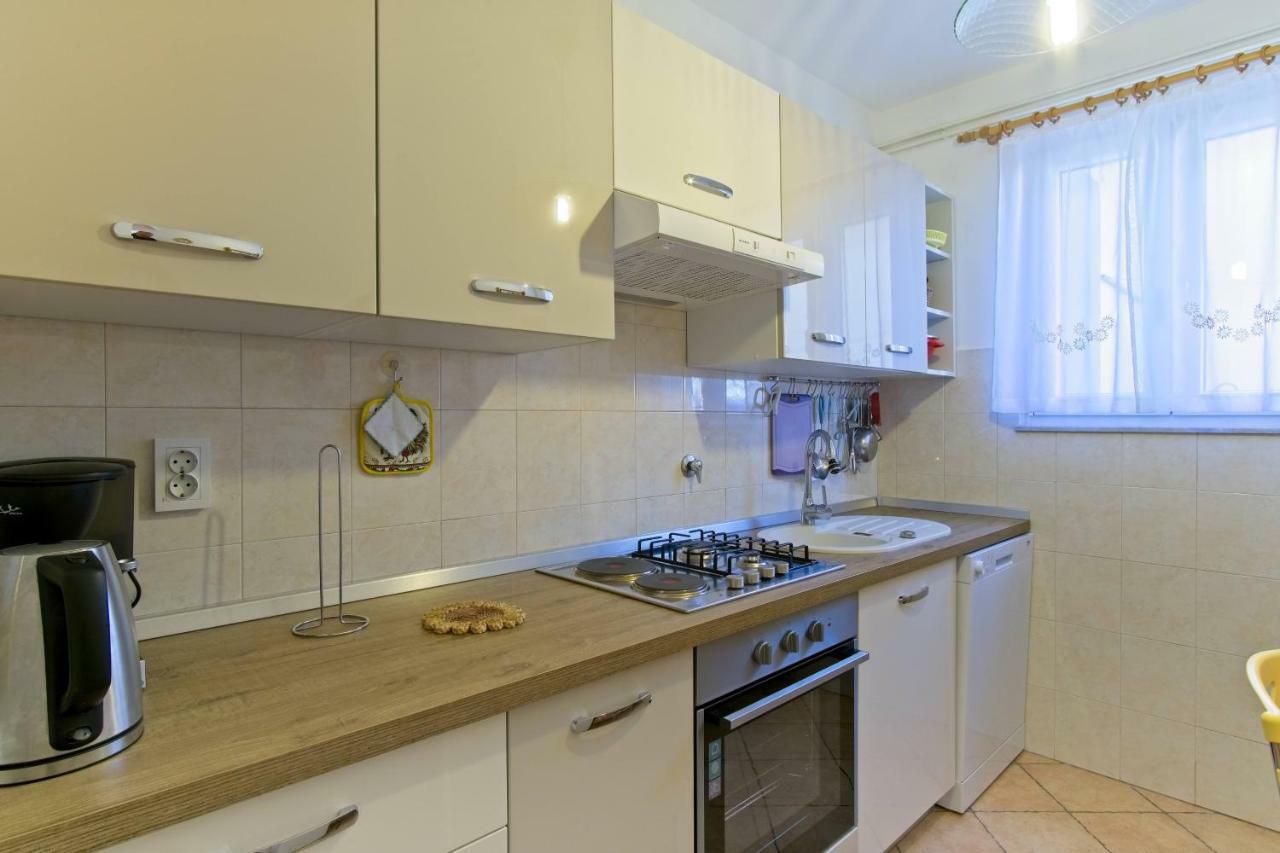 Apartmani Dorita มาลีโลชินจ์ ภายนอก รูปภาพ